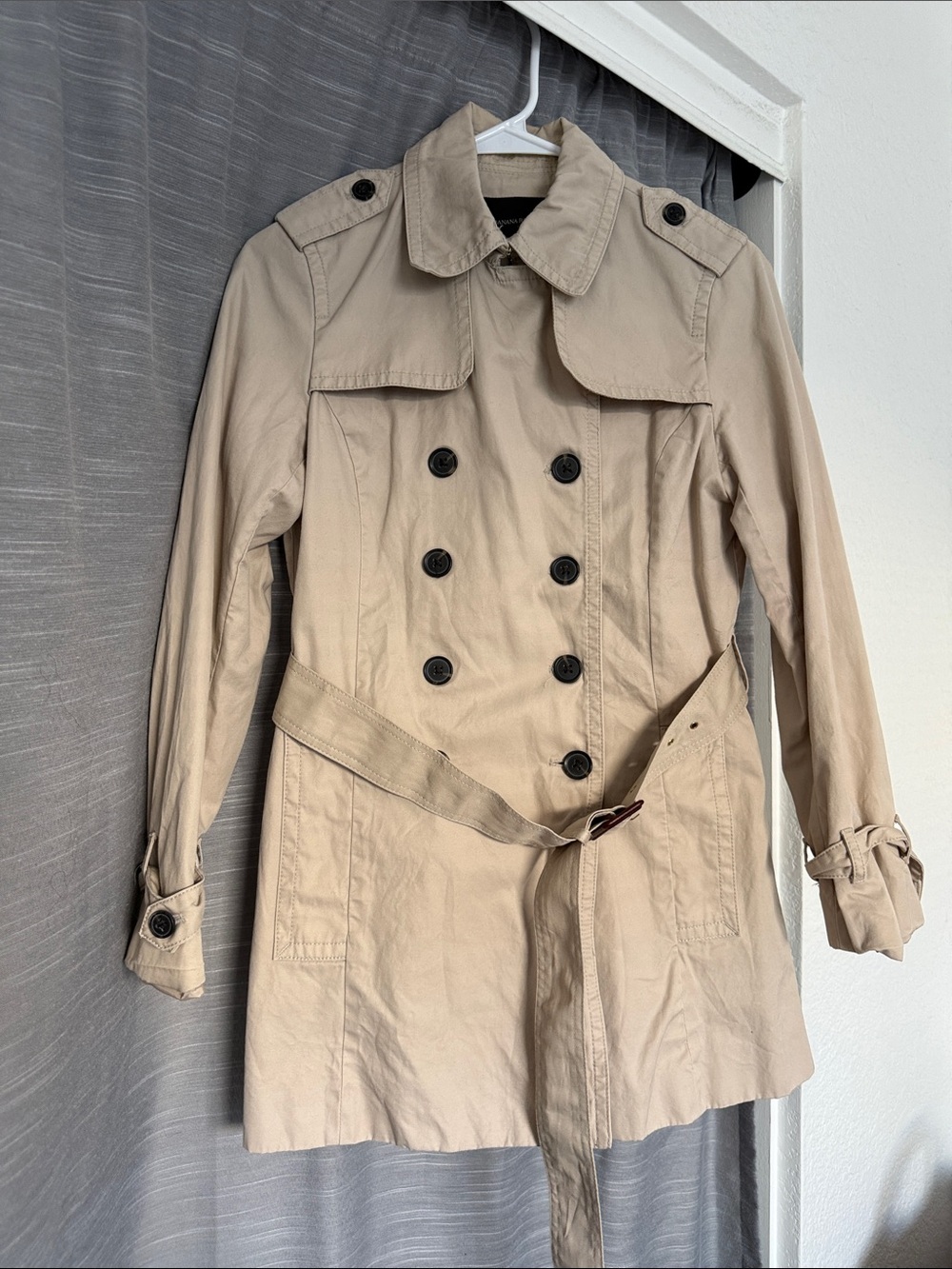 Banana Republic Factory Classic Double-Breasted Belted Trench Coat-Tan Petite S
